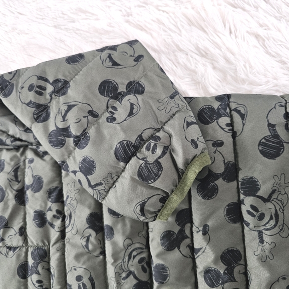 Gap Disney Lightweight Puffer - Picture 3 of 5